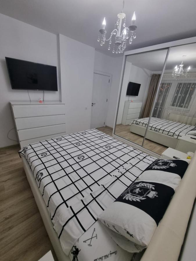 25 Luxury Apartament Бухарест Экстерьер фото