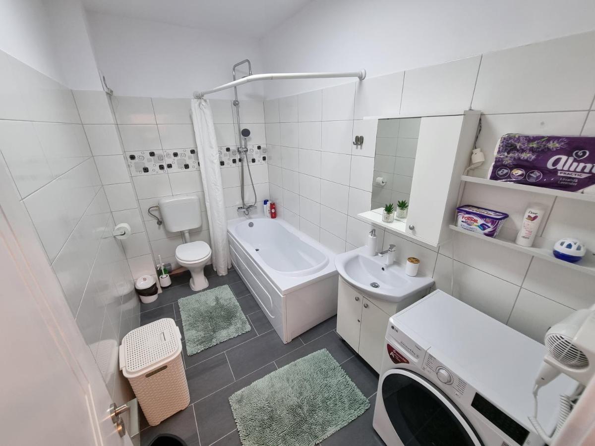 25 Luxury Apartament Бухарест Экстерьер фото