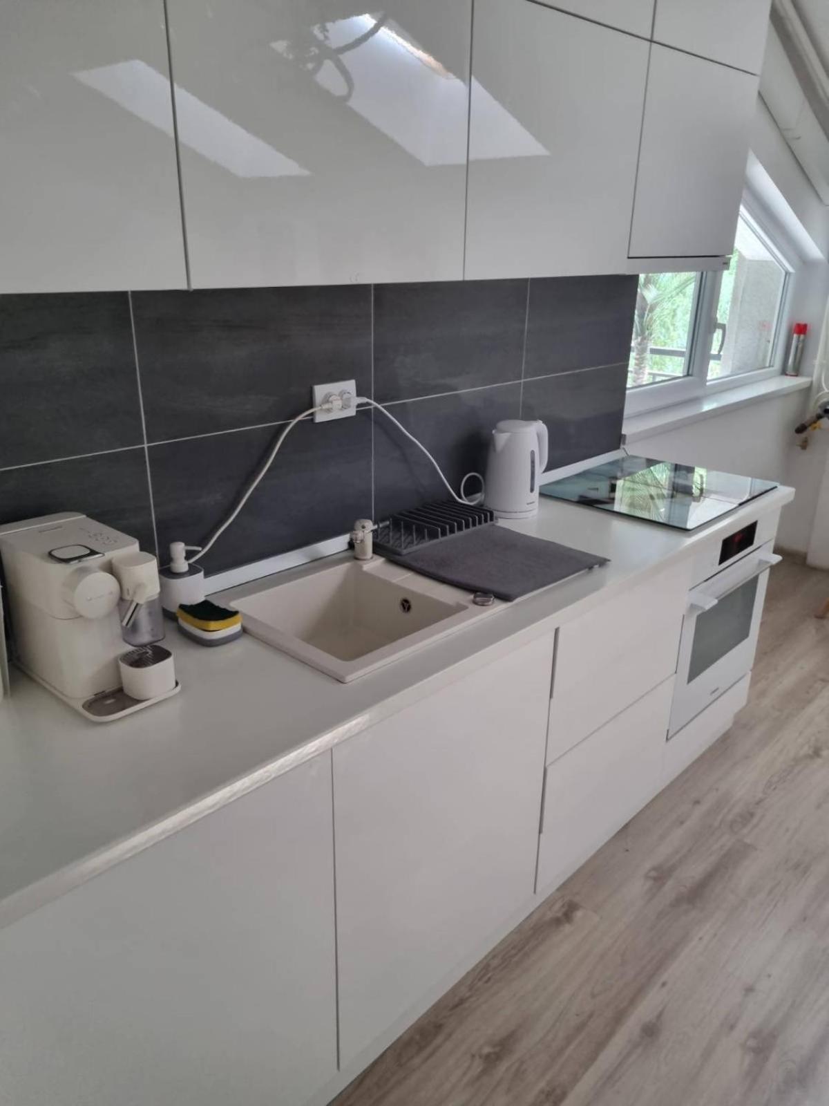 25 Luxury Apartament Бухарест Экстерьер фото